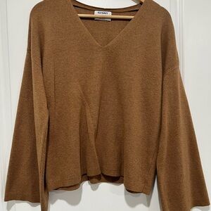NWOT Old Navy Tan wide sleeve V-Neck Pullover